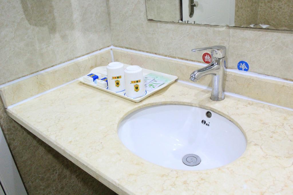 Super 8 Hotel Chengdu Airport Branch ภายนอก รูปภาพ
